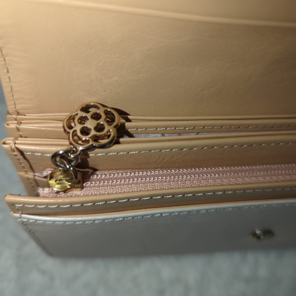 Women's Leather Wallet Cream Camellia Flower Chic Beige Designer Japan Luxury - Picture 5 of 5